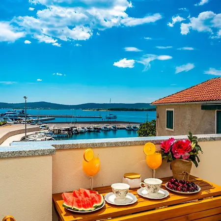 Apartman Little Miracle-seafront Luxury Sveti Filip i Jakov