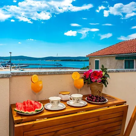 Apartman Little Miracle-seafront Luxury *