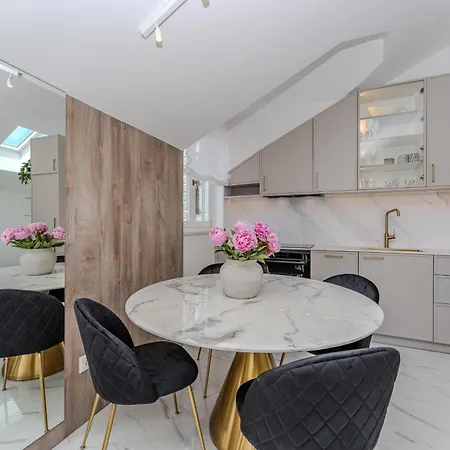 Apartman Little Miracle-seafront Luxury *