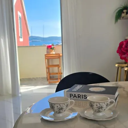 Little Miracle-seafront Luxury *