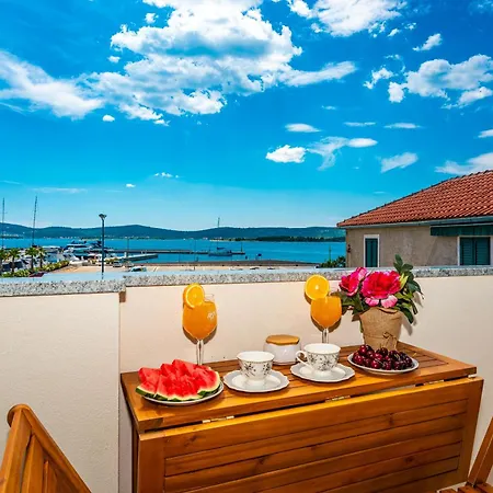 Apartman Little Miracle-seafront Luxury *