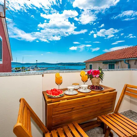 Apartman Little Miracle-seafront Luxury Sveti Filip i Jakov