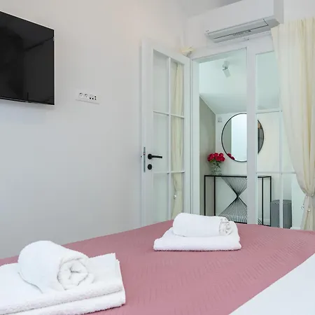 Little Miracle-seafront Luxury Sveti Filip i Jakov