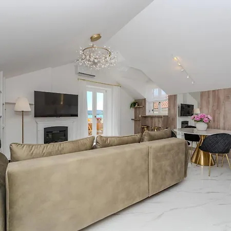 Little Miracle-seafront Luxury