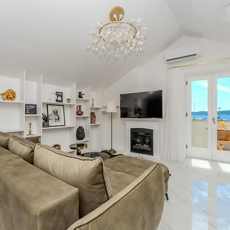 Little Miracle-seafront Luxury * Sveti Filip i Jakov