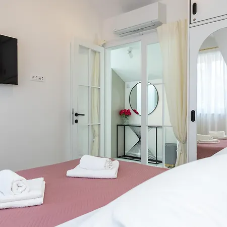 Little Miracle-seafront Luxury Apartman Sveti Filip i Jakov